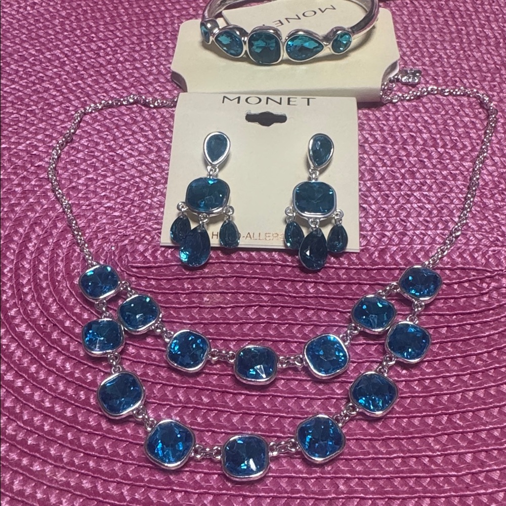 NEW Monet Silver and Blue Necklace Set